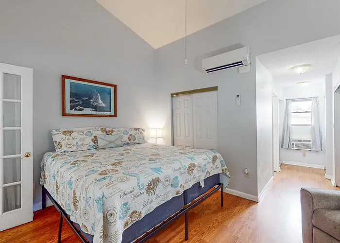Apartment Old Port Cove 27